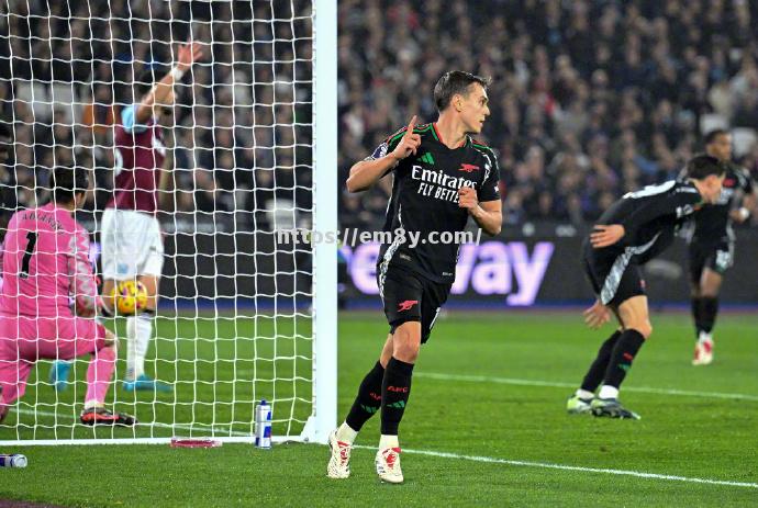 阿森纳强化攻势,轻松晋级下一轮 阿森纳强化攻势,轻松晋级下一轮